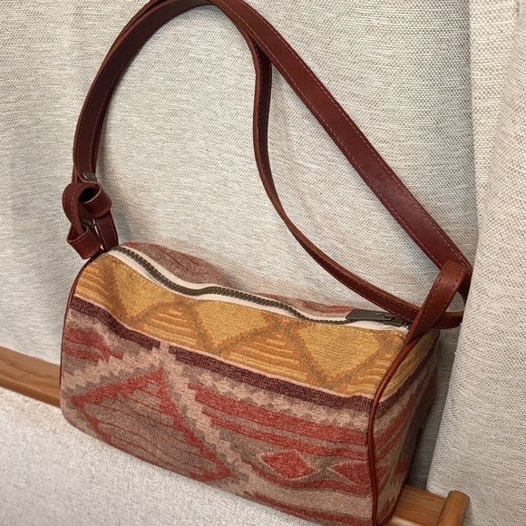 Classic Pendleton Brown and Tan Women's Bag - Picture 2 of 15